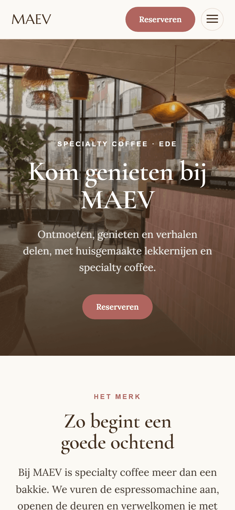 Café MAEV on a phone, with the reserve button within thumb reach